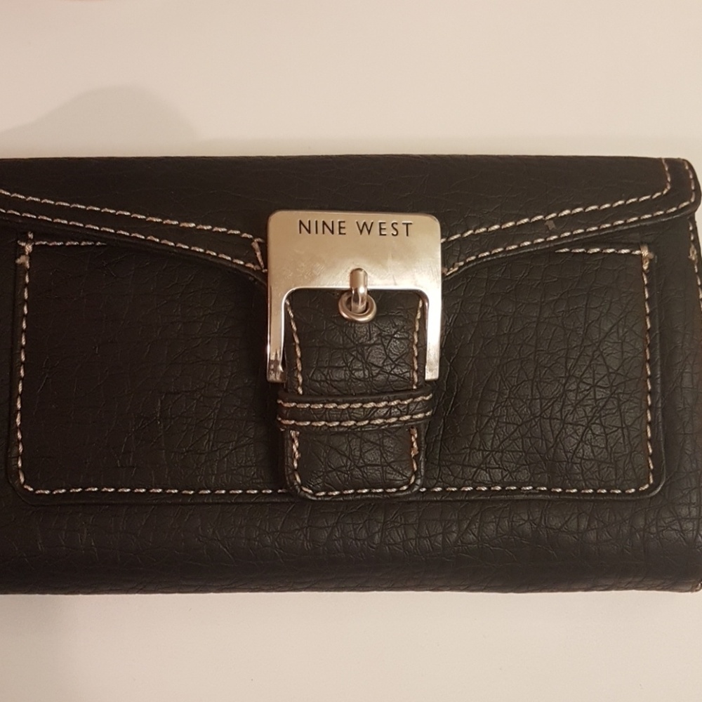Nine West wallet